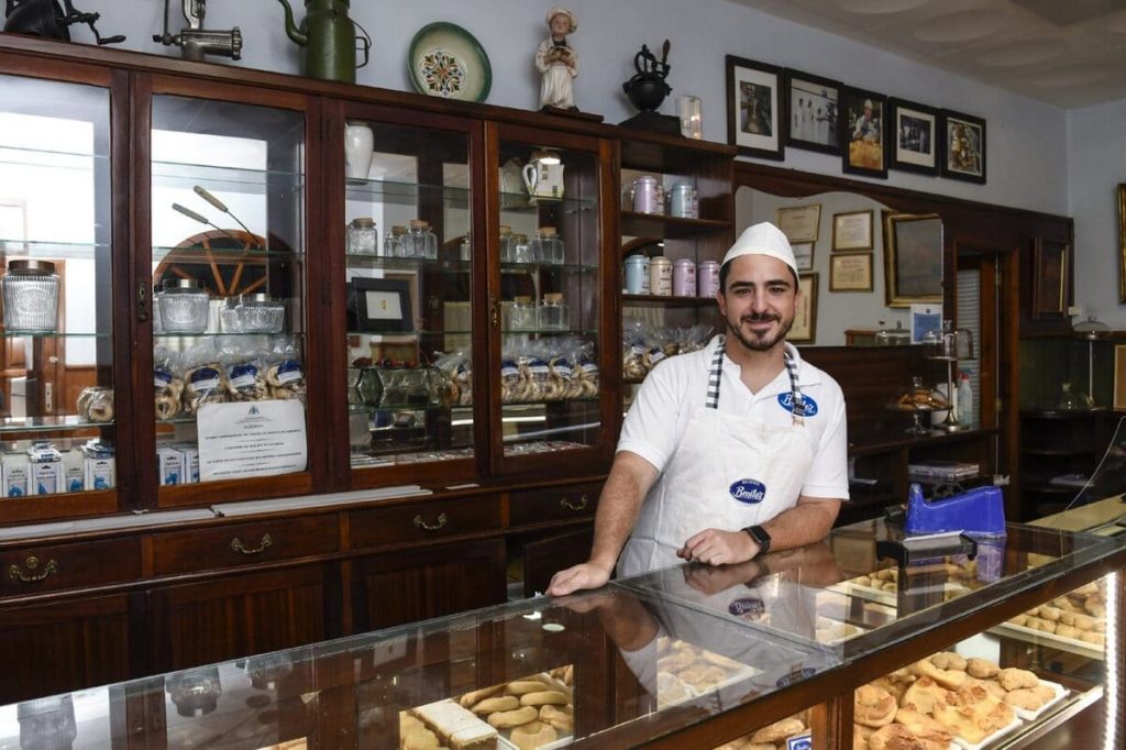 The famous pastry shop Benítez, in Teror