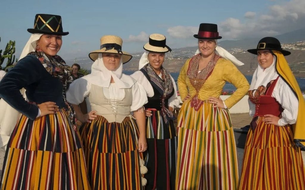 Traditional Canarian clothing